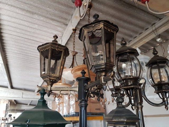 Large lamps & lampshade stocklot