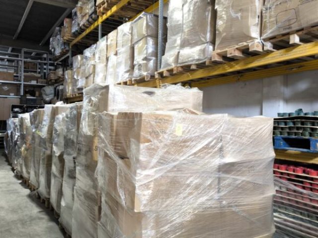 🔥 MIXED STOCKLOT – SHOES, CLOTHING & BAZAR PALLETS 🔥Big Opportunity for Resellers, Exporters & Wholesalers!