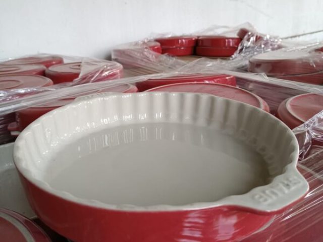 Staub Stoneware Pie Pan Offer (200 pallets)